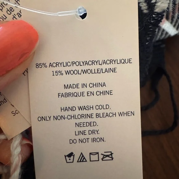 NWT - Lands' End Wool Blend Navy Pink and Cream Plaid Scarf - Picture 7 of 7